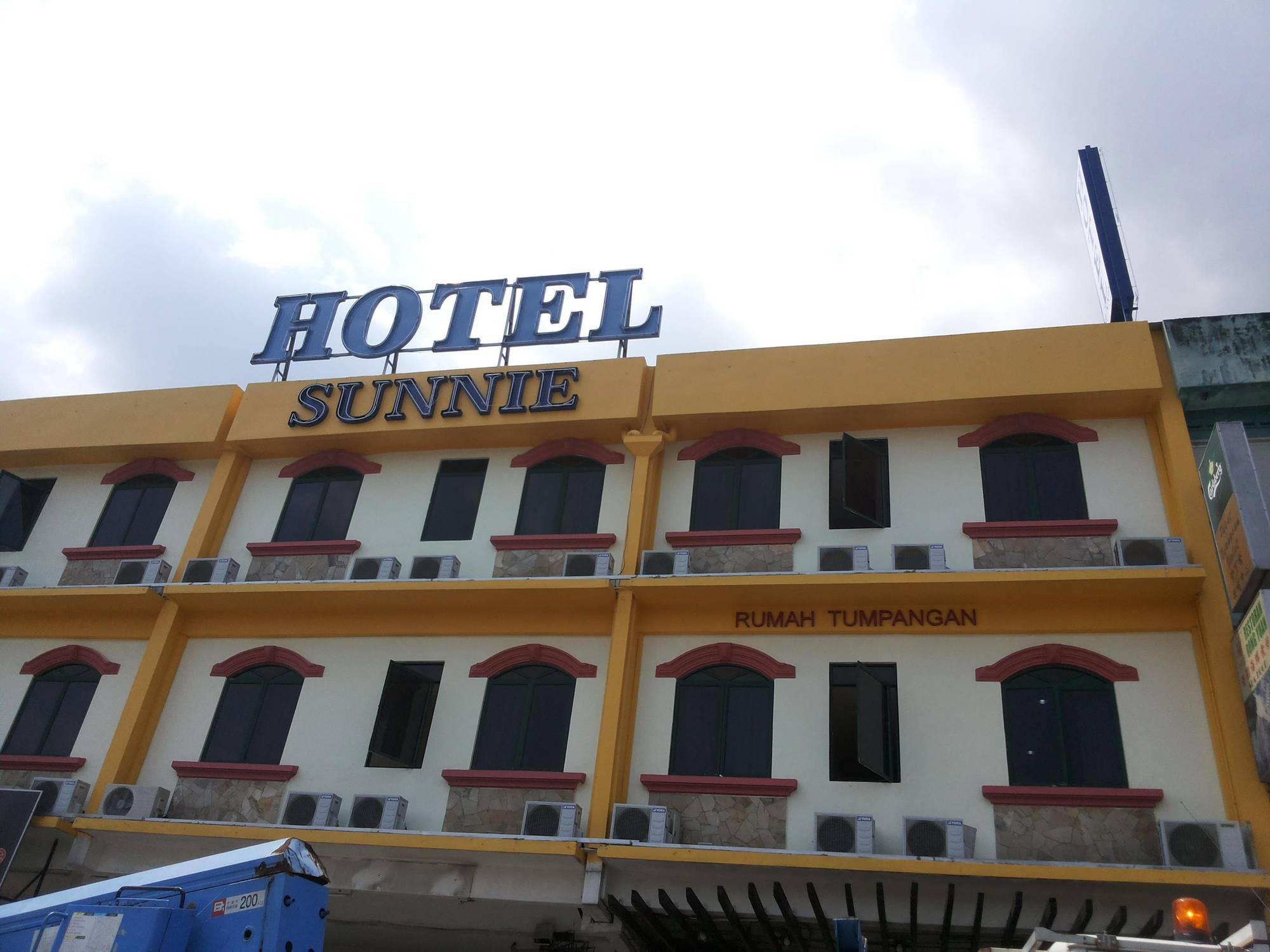 Sunnie Hotel Johor Bahru Bagian luar foto